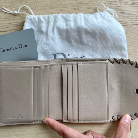 Christian Dior 2007 Heart Compact Wallet - Picture 4 of 10